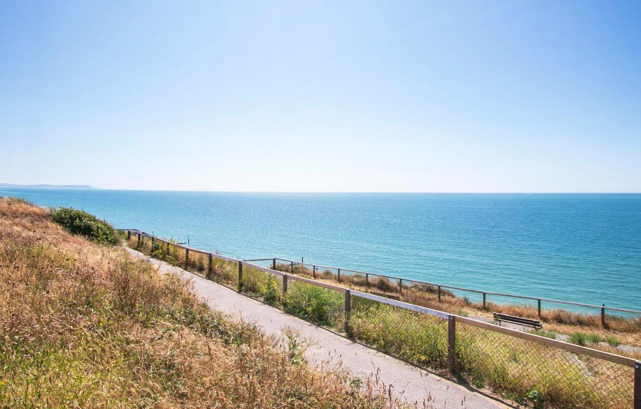 The Annex - Unparalleled Beach Front Luxury Accommodation - Private South West Facing Patio Area - Pet Friendly - Sky - Netflix - Super Fast Wi-Fi - Stones Throw To The Beach Борнмут Экстерьер фото