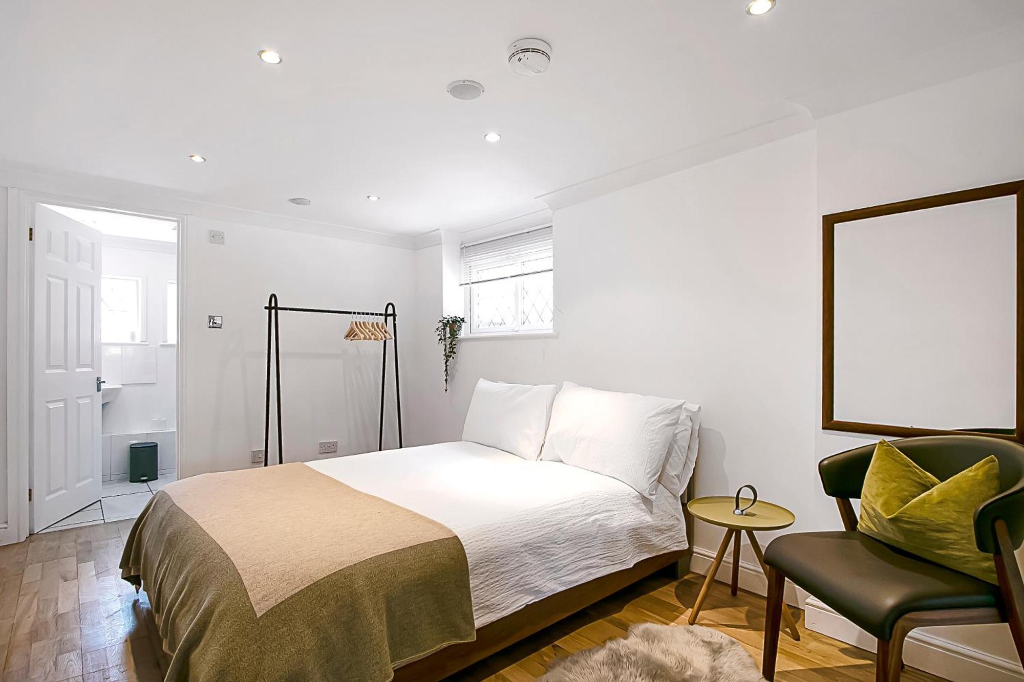 The Annex - Unparalleled Beach Front Luxury Accommodation - Private South West Facing Patio Area - Pet Friendly - Sky - Netflix - Super Fast Wi-Fi - Stones Throw To The Beach Борнмут Экстерьер фото