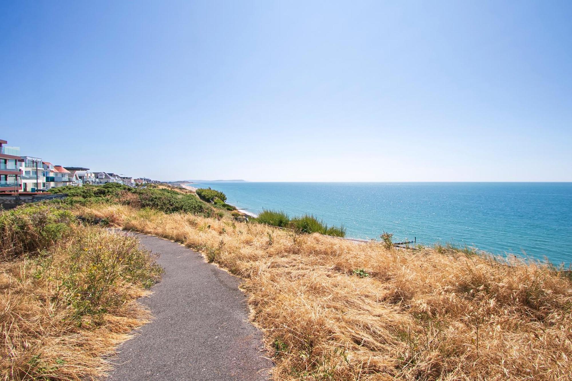 The Annex - Unparalleled Beach Front Luxury Accommodation - Private South West Facing Patio Area - Pet Friendly - Sky - Netflix - Super Fast Wi-Fi - Stones Throw To The Beach Борнмут Экстерьер фото